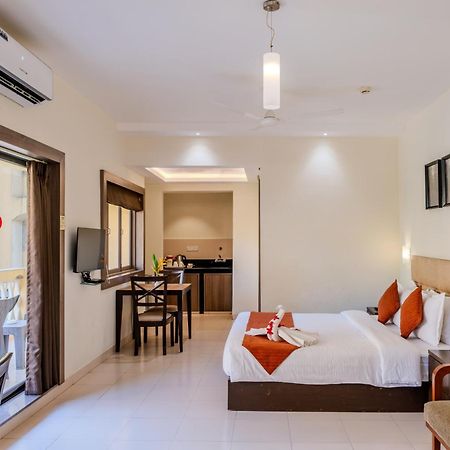 Golden Landmark Green Valley Beach Resort Dona Paula Eksteriør billede