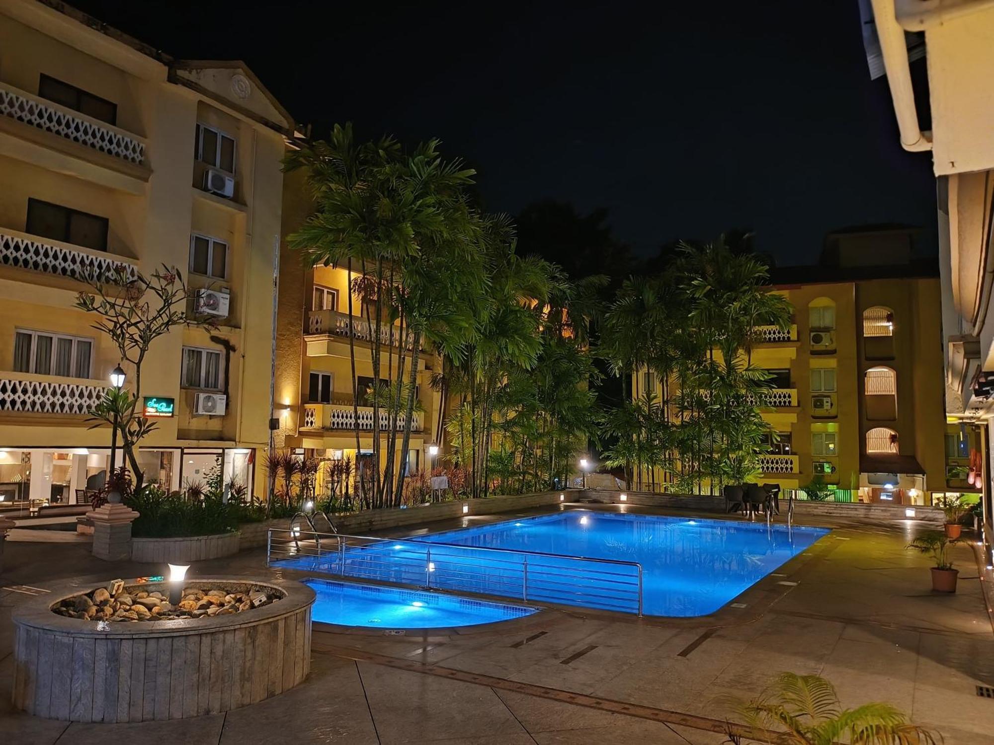 Golden Landmark Green Valley Beach Resort Dona Paula Eksteriør billede