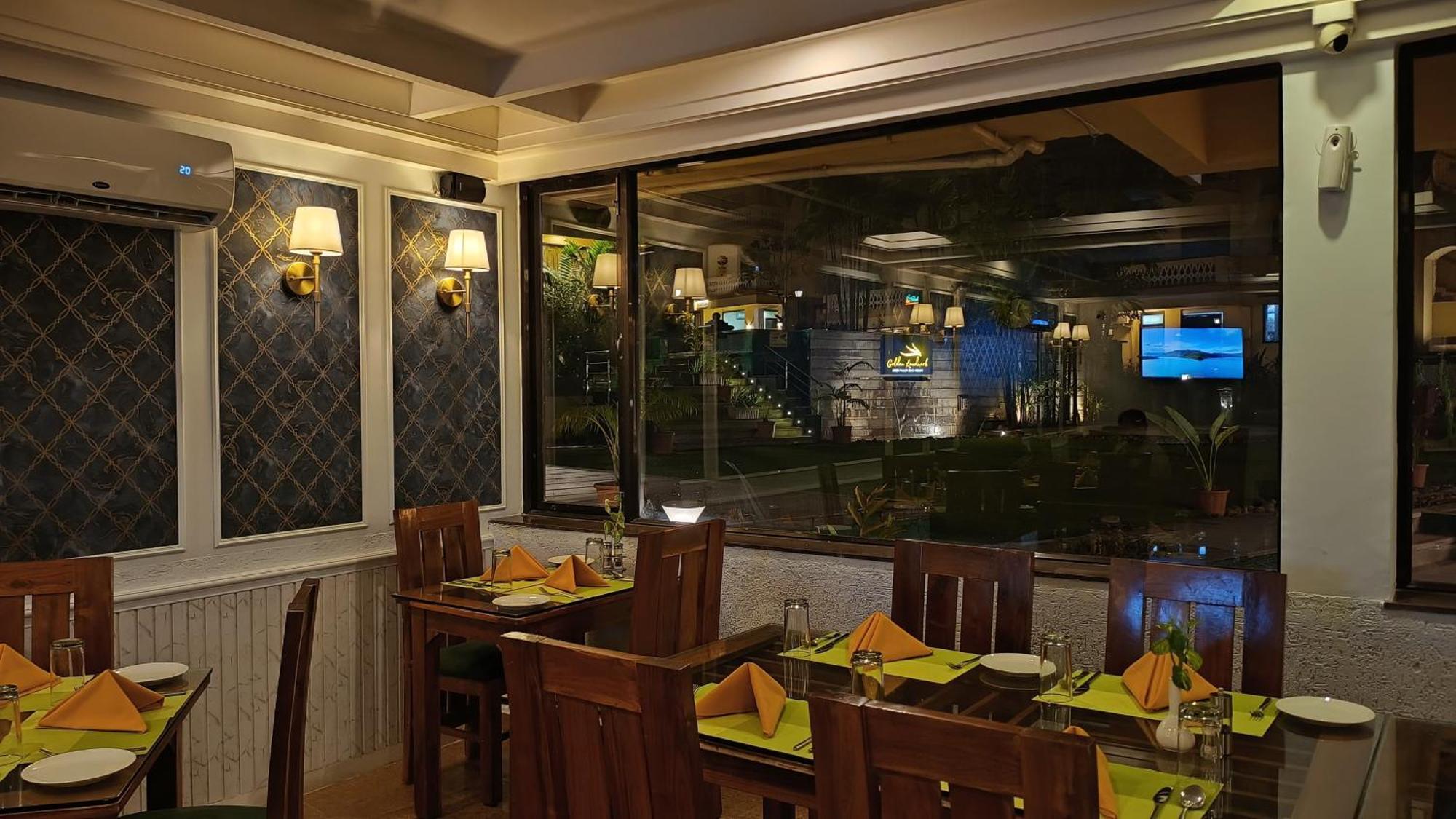 Golden Landmark Green Valley Beach Resort Dona Paula Eksteriør billede