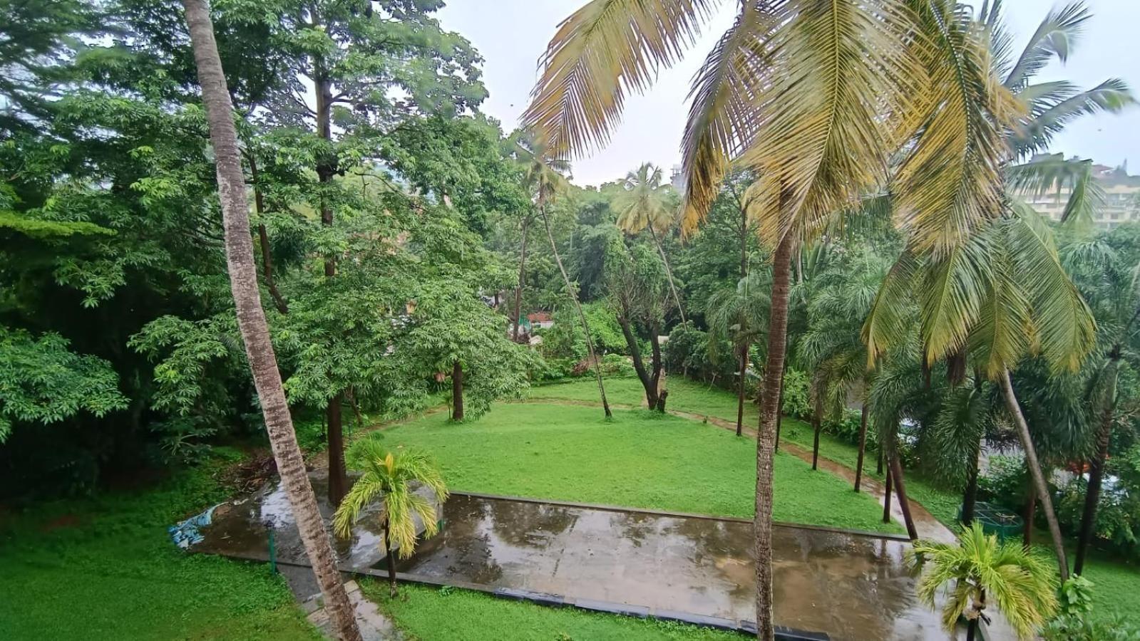 Golden Landmark Green Valley Beach Resort Dona Paula Eksteriør billede