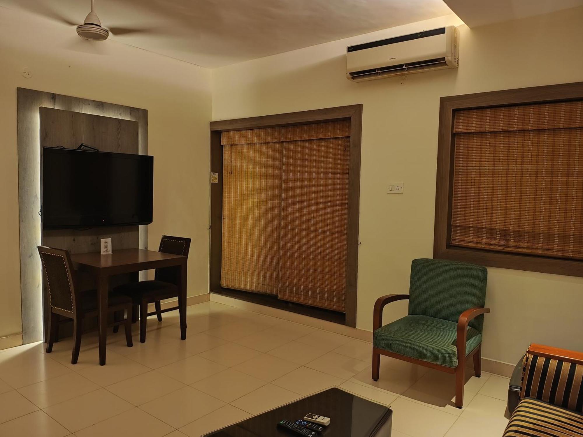 Golden Landmark Green Valley Beach Resort Dona Paula Eksteriør billede
