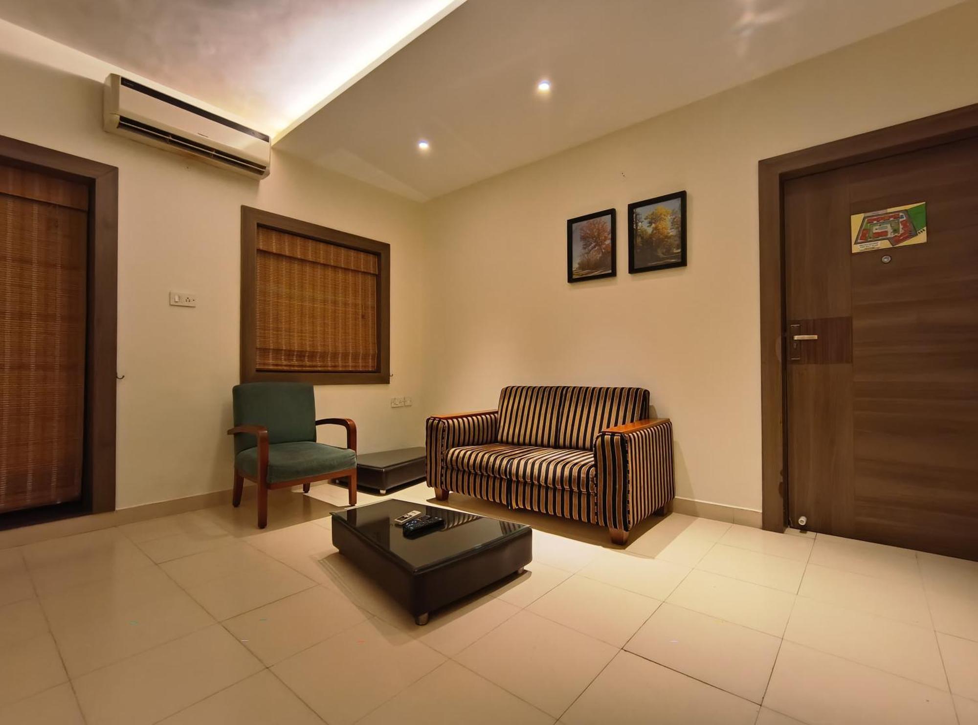 Golden Landmark Green Valley Beach Resort Dona Paula Eksteriør billede