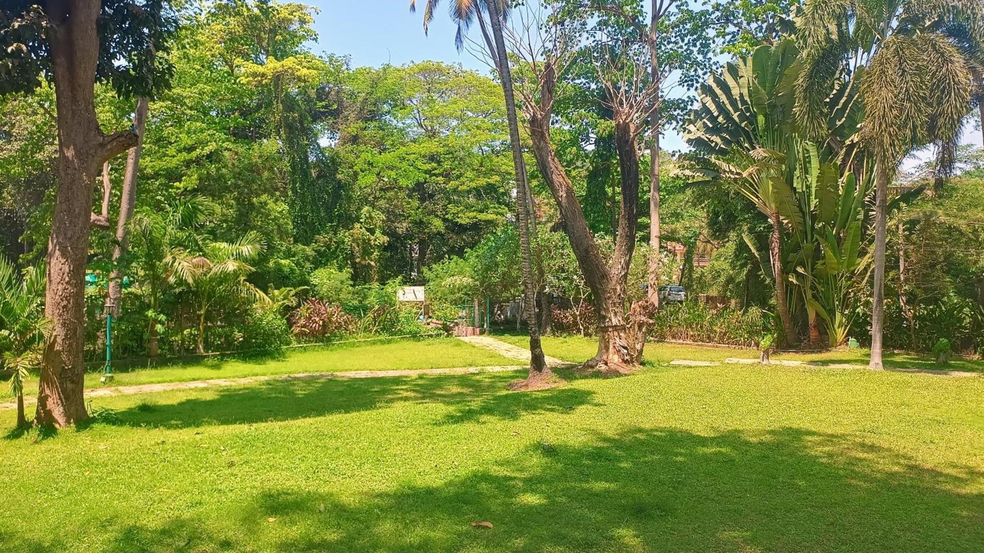 Golden Landmark Green Valley Beach Resort Dona Paula Eksteriør billede