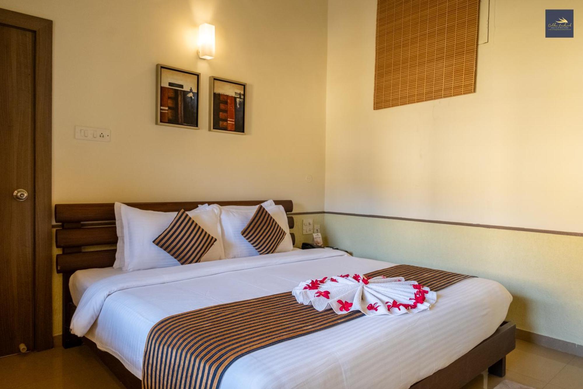 Golden Landmark Green Valley Beach Resort Dona Paula Eksteriør billede